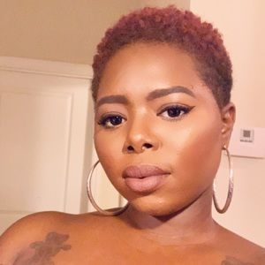 Meet your Posher, Leilani